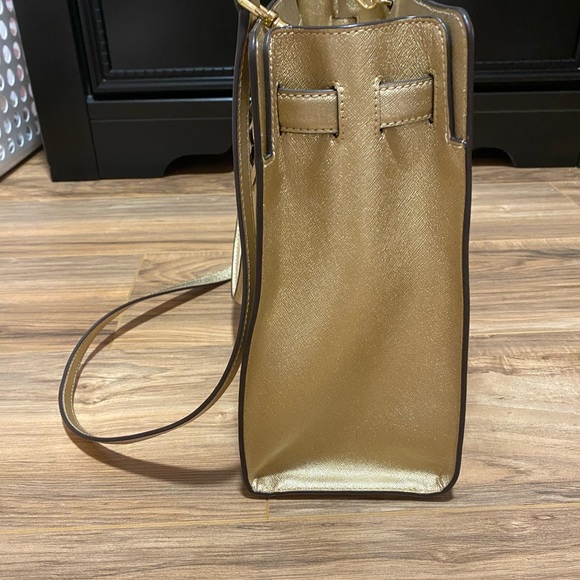 Michael Kors Gold Metallic Structured bag - Picture 6 of 8